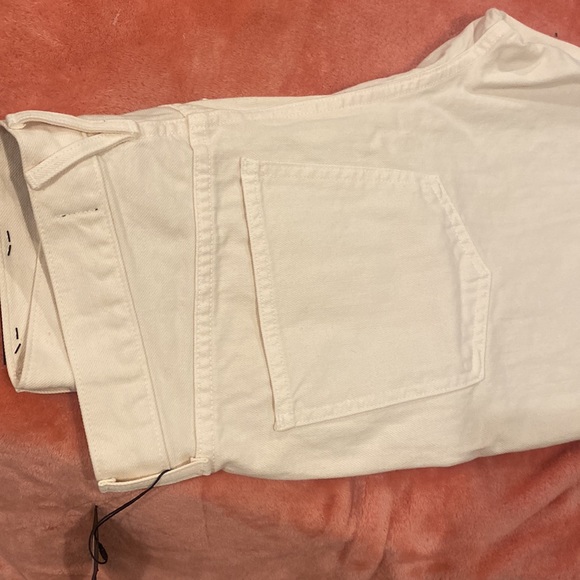 Pants 👖 Veronica Beard's Taylor jeans are cut from premium denim. - Picture 11 of 12